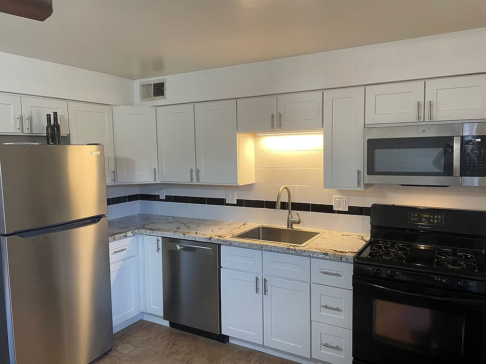 1st image of 3243 E Monte Vista Dr
