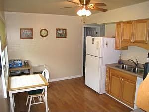 4th image of 512 Shadywood Ln