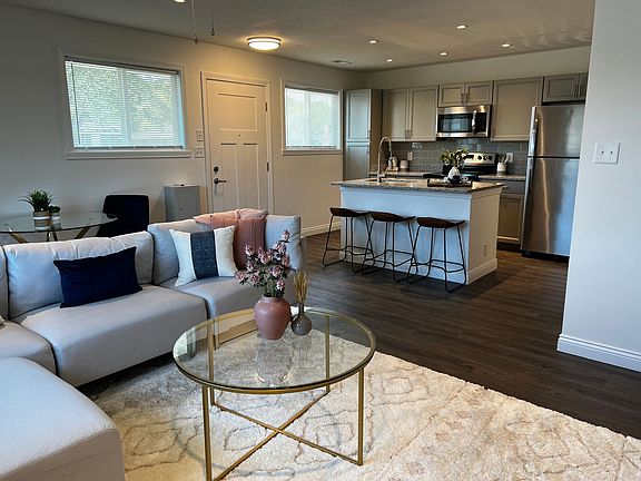 2nd image of 3024 Pemberly Dr APT 2