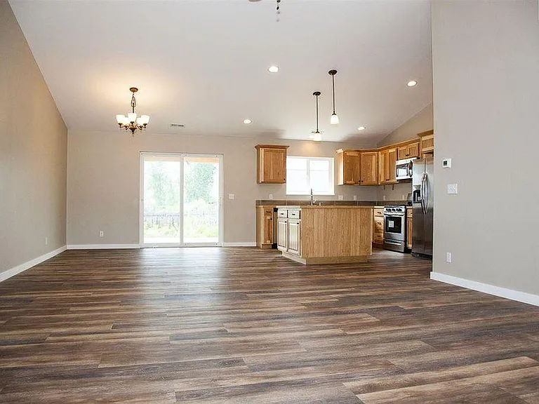 604 N 2nd Ave — Photo 4