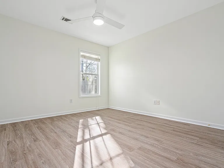 2187 Herndon St — Photo 15