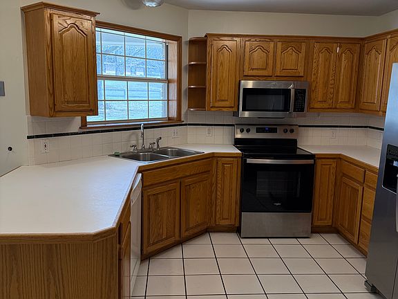 3rd image of 3 Ellis Rd