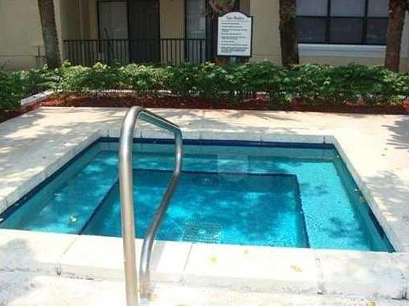 You will have access to a nice Jacuzzi. Must follow community rules for use.