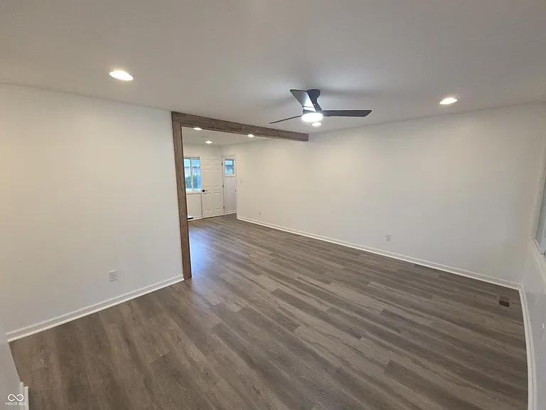 10735 Vali Dr — Photo 3