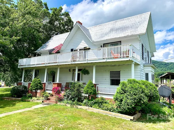 211 E Main St, Burnsville, NC 28714