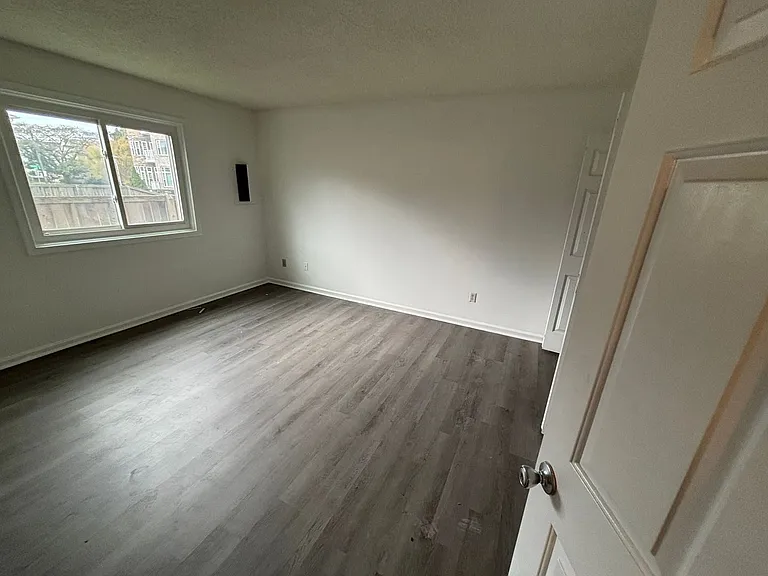 315 24th St #240 — Photo 6
