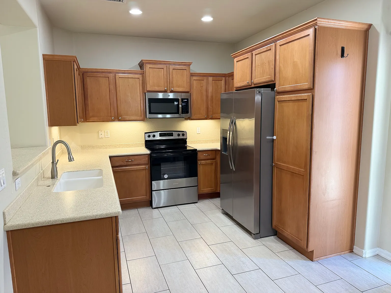 2 bed, 1310 sqft, $2,000 — Photo 2