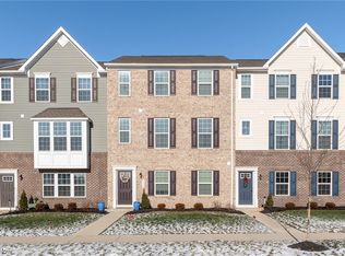 1174 Bean Ln, Akron, OH 44313