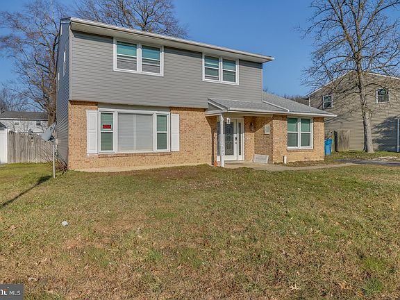 3rd image of 103 S Skyward Dr