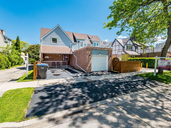 1157 Kos Blvd, Mississauga, ON L5J 4L3