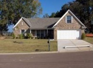 142 Oakleigh Dr, Batesville, MS 38606