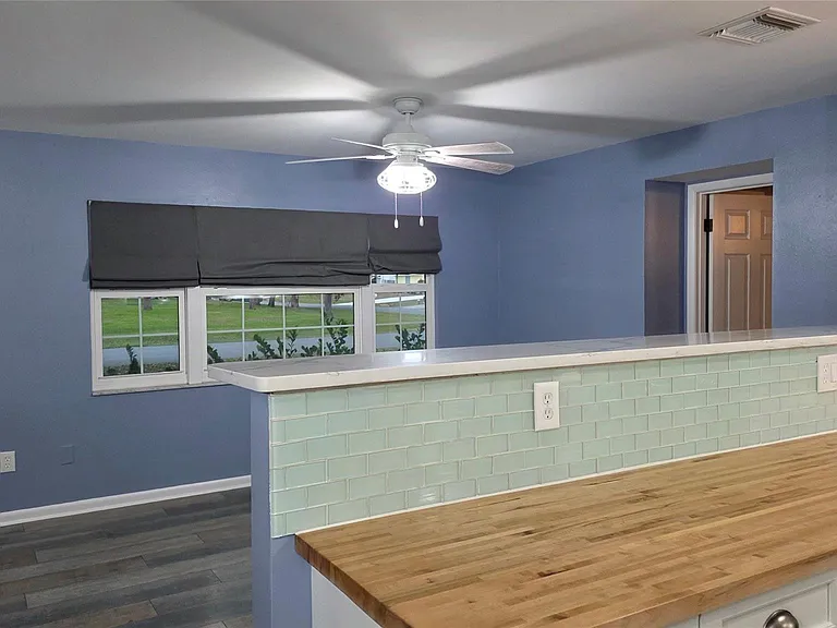 426 Tulip Dr — Photo 6