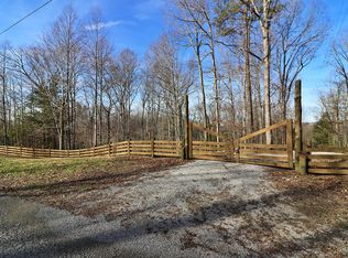 820 John J Smith Rd, Oneida, TN 37841