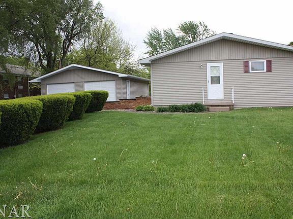 4th image of 18 Rosewood Dr