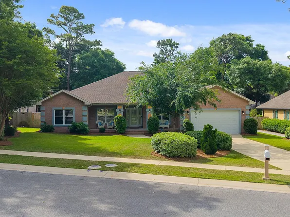 819 Coldwater Creek Cir, Niceville, FL 32578