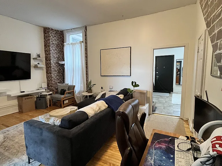 337 James St #1 — Photo 14