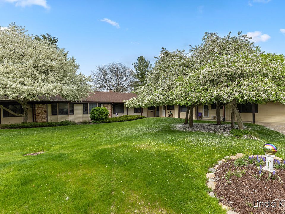 1st image of 209 Bona Vista Dr NW #25