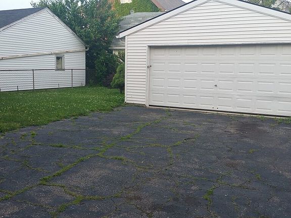 3rd image of 2031 Dowd Ave