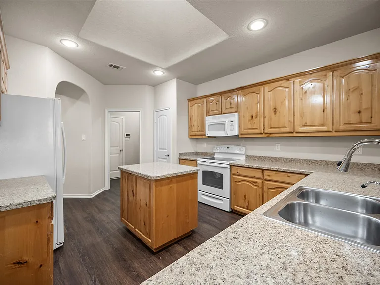 1449 Elkford Ln — Photo 15