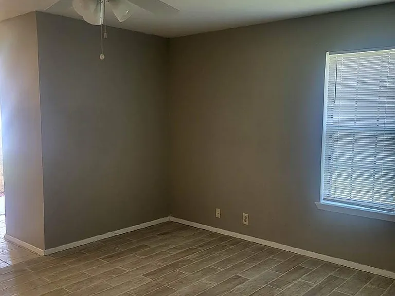 105 Trey Ct — Photo 6