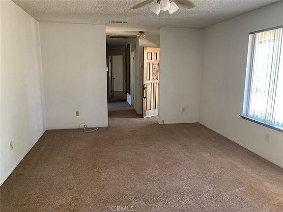 4th image of 15983 Sultana St