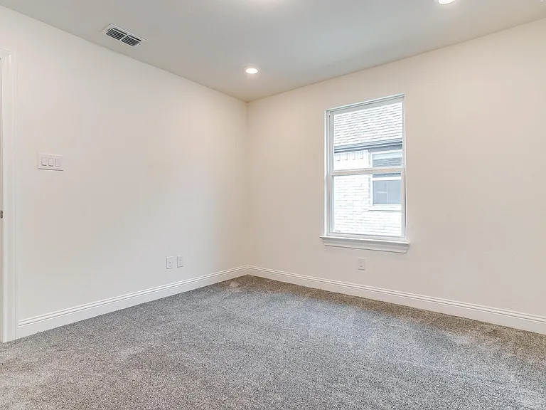 9836 Derbyshire Dr — Photo 82