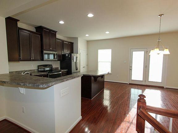 3rd image of 54 Norwood Dr