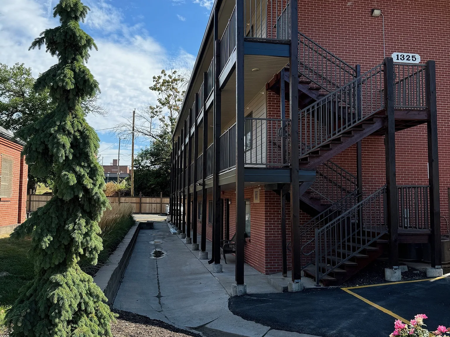 1 bed, 600 sqft, $925 — Photo 2