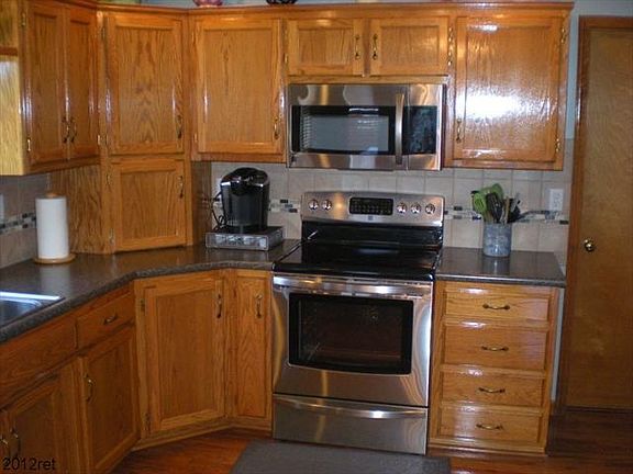 3rd image of 1003 Hereford Dr