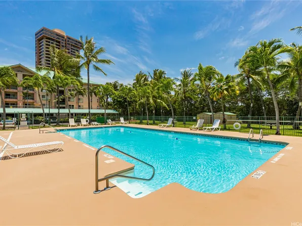 3009 Ala Makahala Pl #504, Honolulu, HI 96818