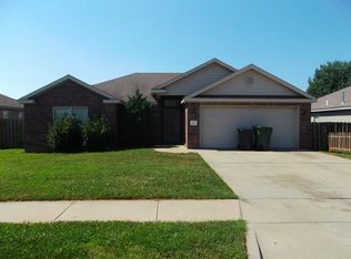 414 E Meadow Wood Ln, Rogers, AR 72758