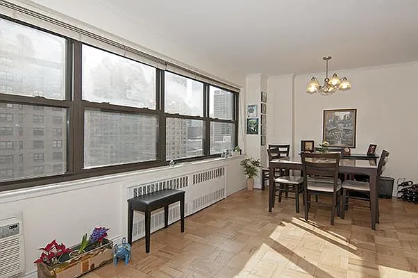 Sold by R New York | media 4