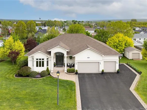 399 Grande Vallee St, Dieppe, NB E1A 8S1