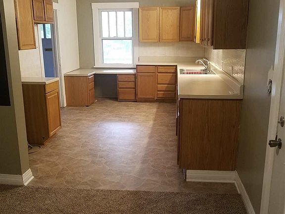 3rd image of 220 N 13th St
