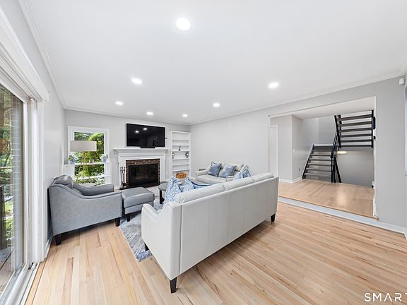 3rd image of 289 New Norwalk Road #31