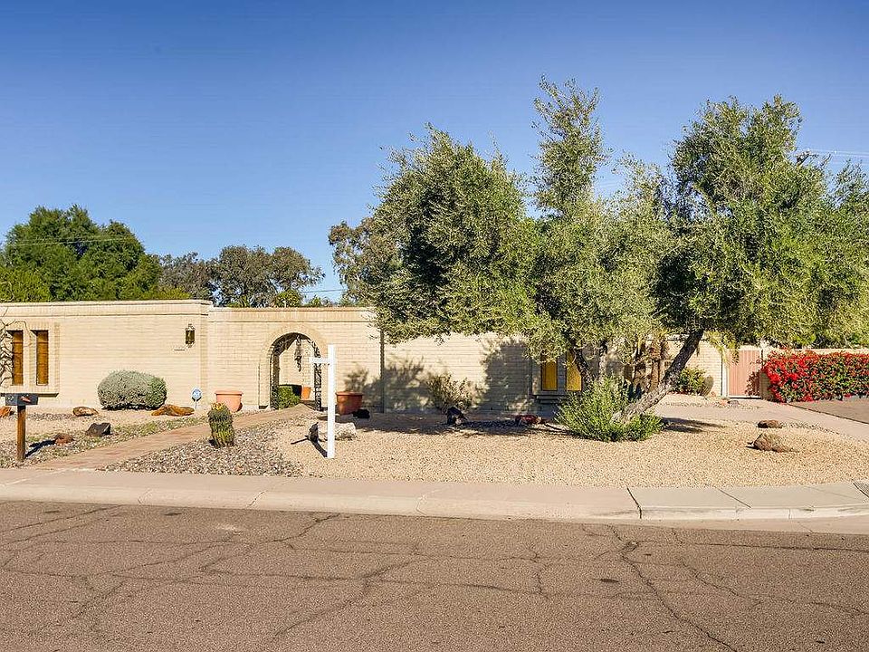 1st image of 222 E El Caminito Dr