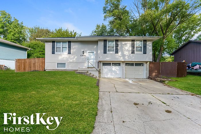 1st image of 1504 SE 16th Pl