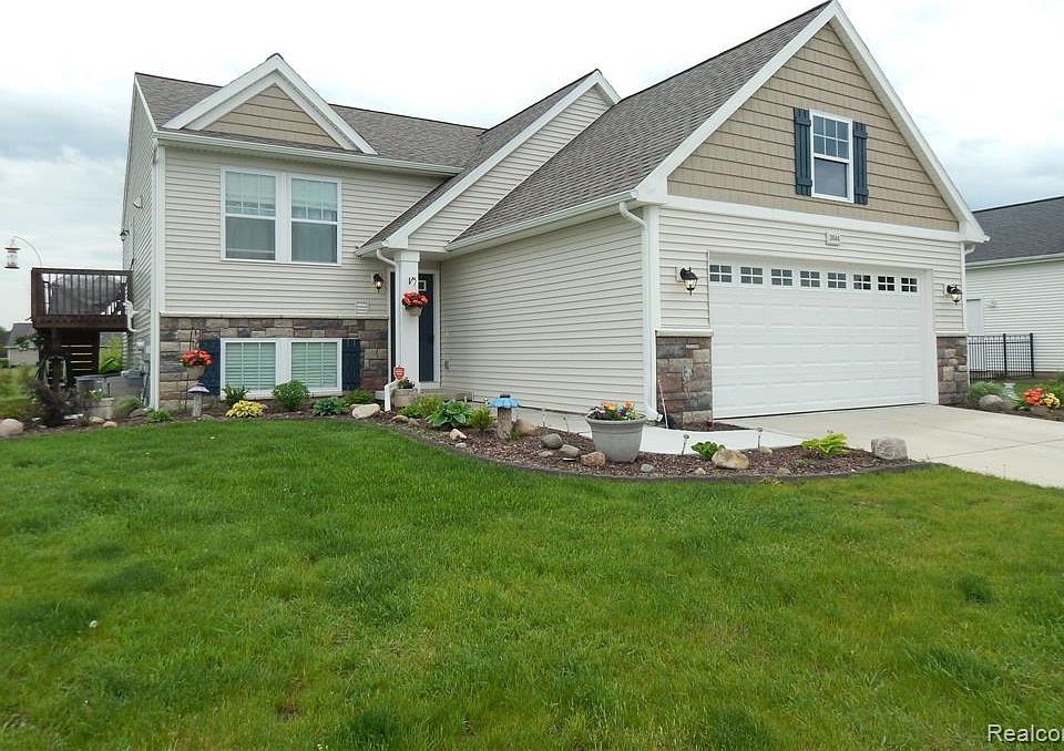 1st image of 3044 Trafalgar Dr