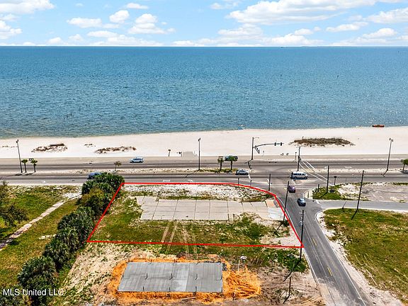 2nd image of 802 Beach Dr
