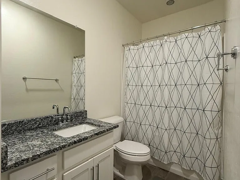 4038 E Erie St #104 — Photo 19