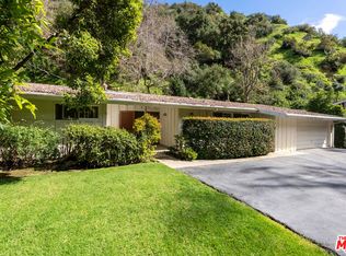 2744 Mandeville Canyon Rd, Los Angeles, CA 90049