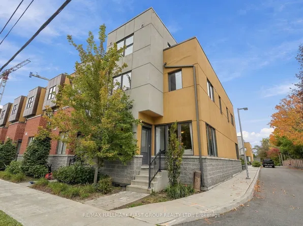 9 Clintwood Gate #33, Toronto, ON M3A 0A8