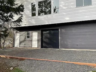 Old Marine Dr — Photo 15