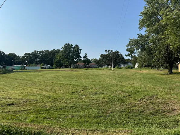487 E Jefferson Street, Niangua, MO 65713