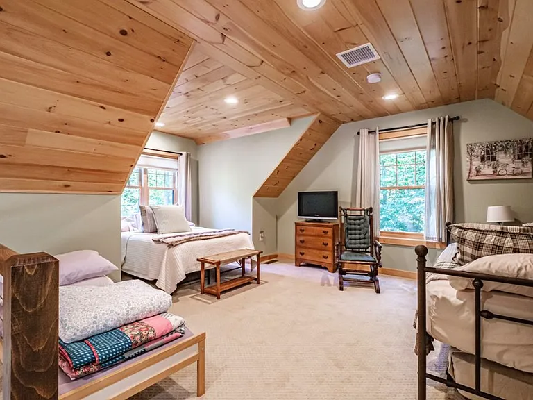 237 Thompson Lake Shores Rd — Photo 11