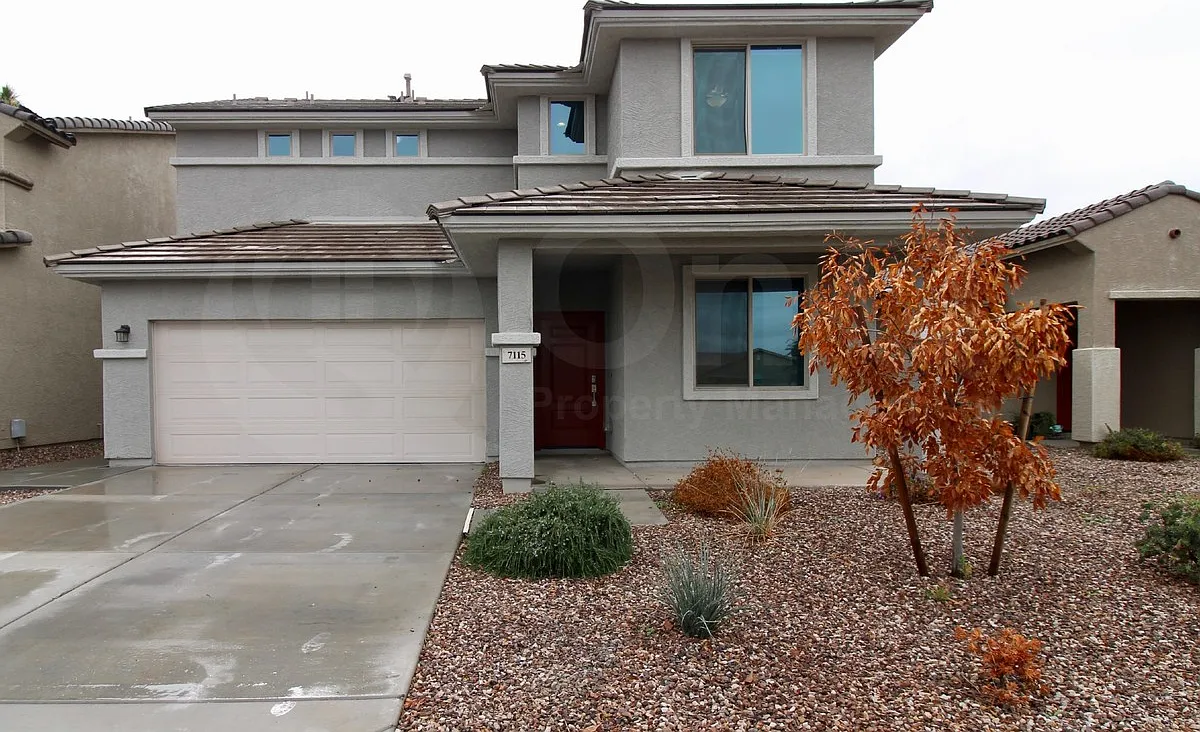 5 bed, 3.0 bath, 1986 sqft, $2,750 — Photo 2