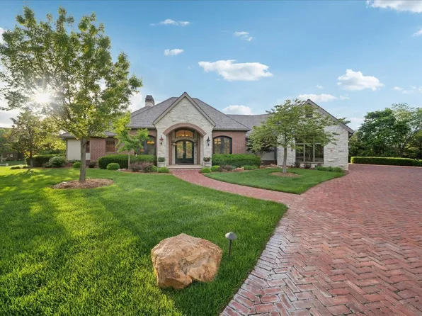10801 E Glengate Cir, Wichita, KS 67206