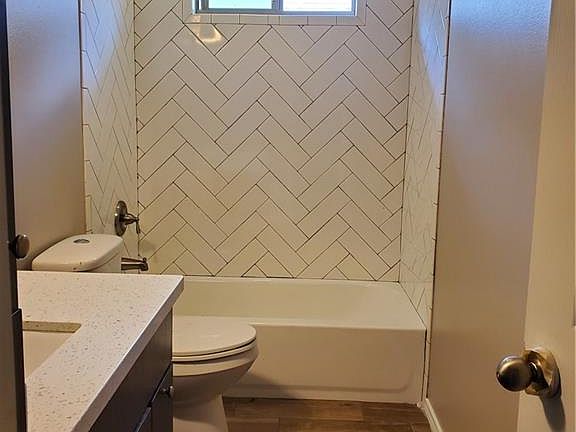 5th image of 1705 Tampa St #2