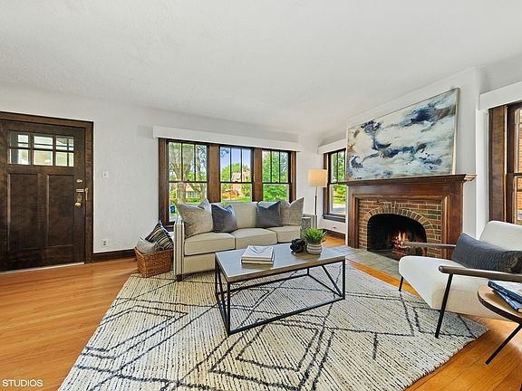 3rd image of 4521 Woodland Ave