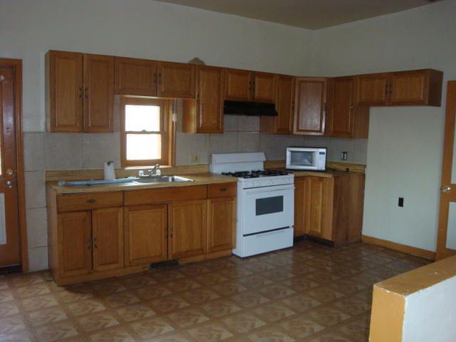 2nd image of 618 W Vine St